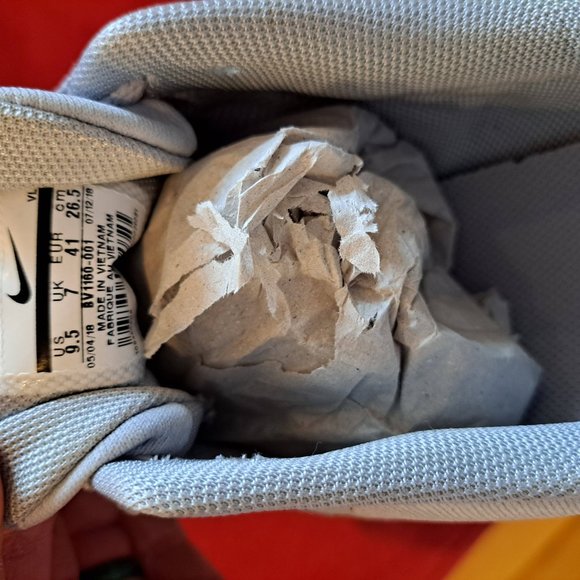 Women's Nike Run Swift running shoe, Wolf Grey/Metallic Red Bronze, 9.5 M - Picture 7 of 9